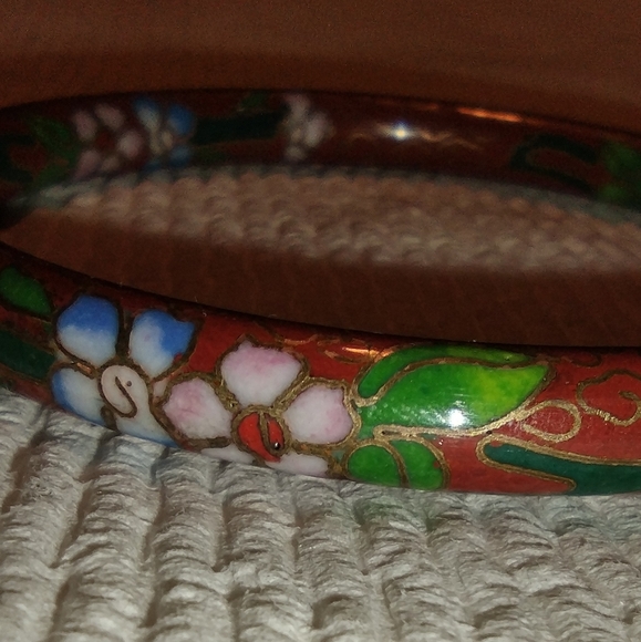 Hand enameled oriental design bangle bracelet - Picture 12 of 16